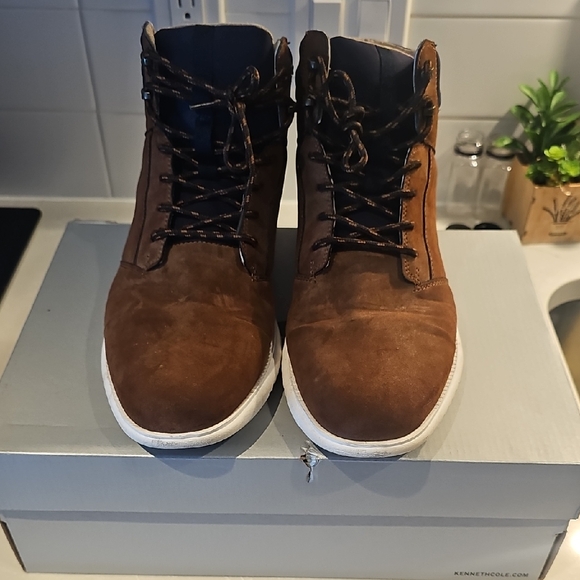 Kenneth Cole Men's Suede Brown Boots - Picture 1 of 6